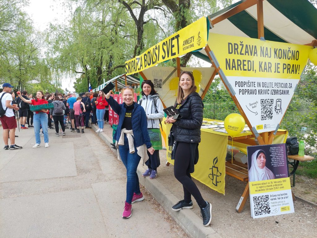 Ekipa Amnesty na Poti ob žici 2023