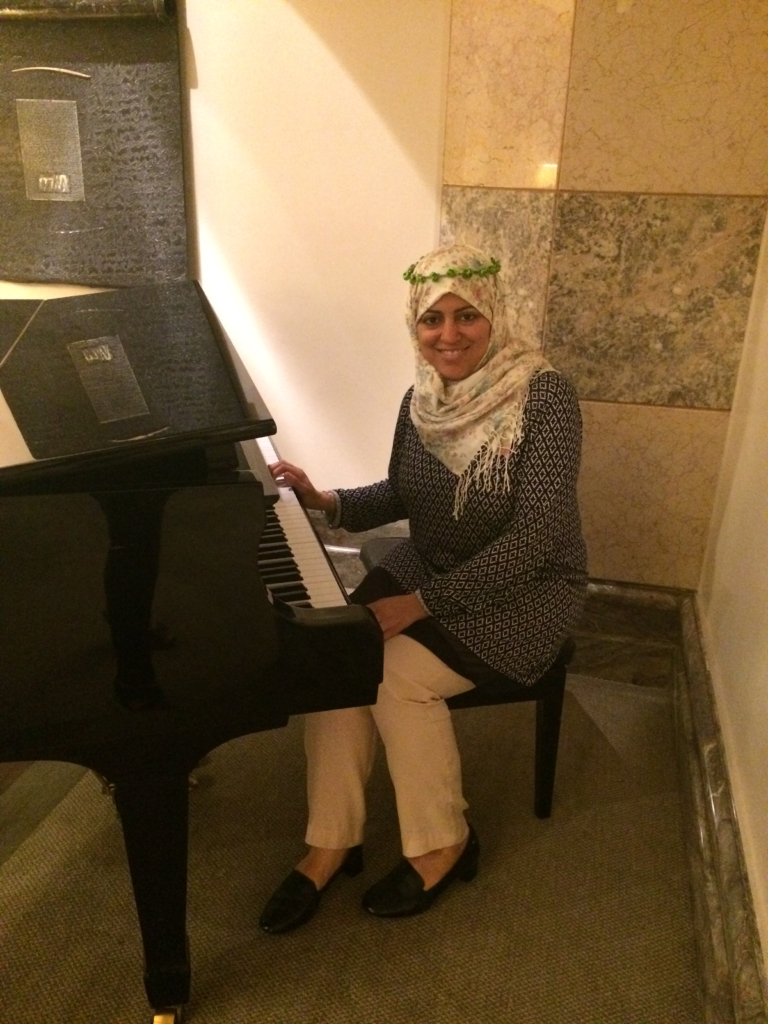Nassima al-Sadah je šiitska pisateljica in aktivistka za človekove pravice iz vzhodne province Qatif v Savdski Arabiji. Že vrsto let se "zavzema za državljanske in politične pravice, pravice žensk in pravice šiitske manjšine. Leta 2015 je kandidirala na občinskih volitvah v Savdski Arabiji, vendar je bila zaradi svojega dela zagovornice pravic žensk diskvalificirana. Nassimo in še eno vidno aktivistko, Samar Badawi (sestro zaprtega blogerja Raifa Badawija), so savdske oblasti aretirale 30. julija 2018 v okviru širšega "vladnega zatiranja" "aktivistov, duhovnikov in novinarjev". Nassima je bila v začetku februarja 2019 zaprta v samico v zaporu al-Mabahith v Dammamu, kjer je še vedno.