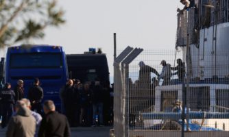 Parlament EU je prižigal zeleno luč kaznovalnim priporom in načrtom deportacij